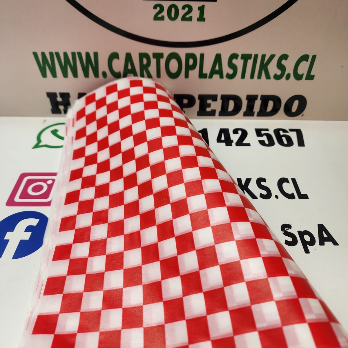 PAPEL ANTIGRASA CUADRILLE ROJO 28X381