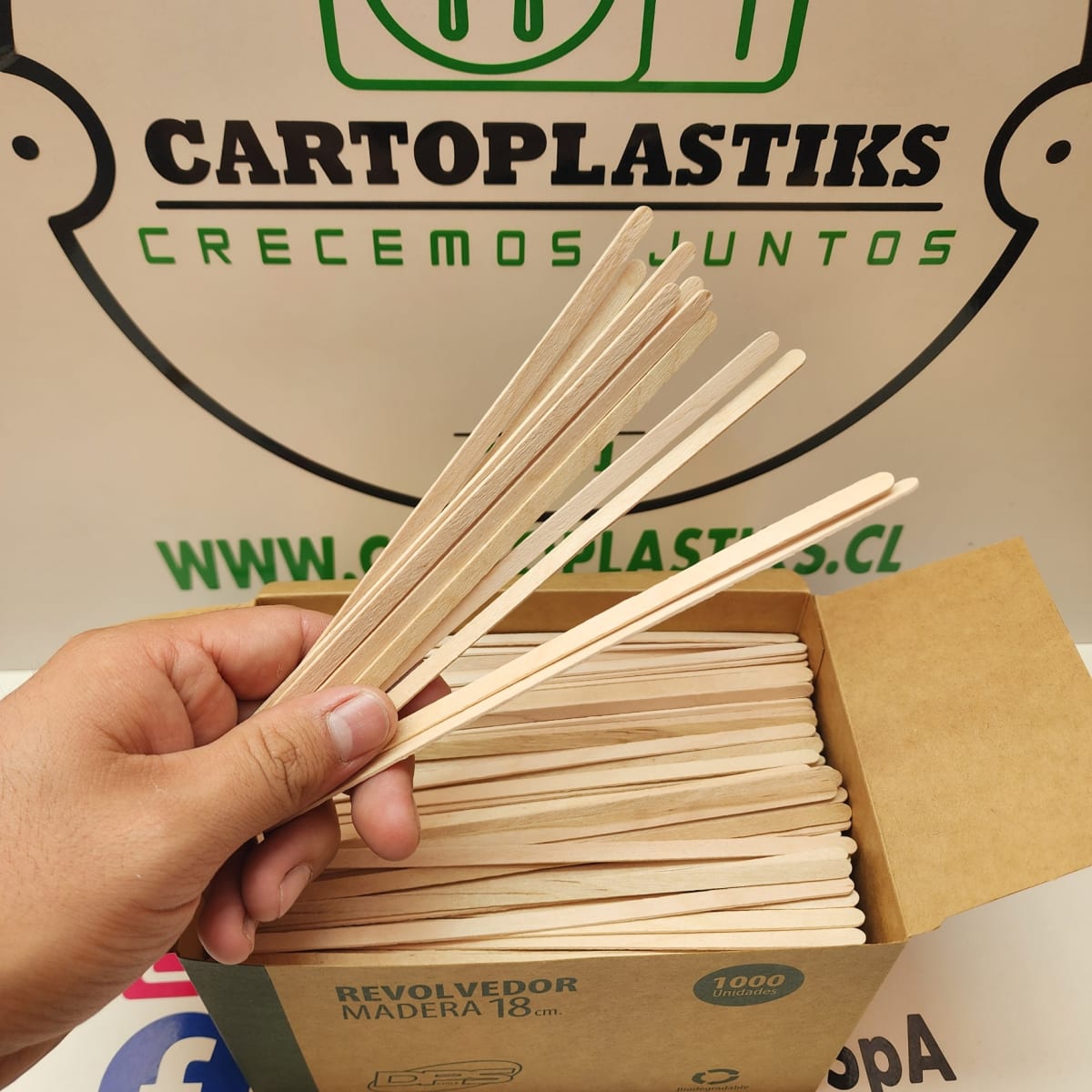 REVOLVEDOR DE MADERA 18CM 100UN2