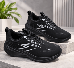 ZAPATILLA  COLOR NEGRO