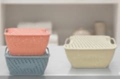 CANASTILLA CON TAPA COLORES