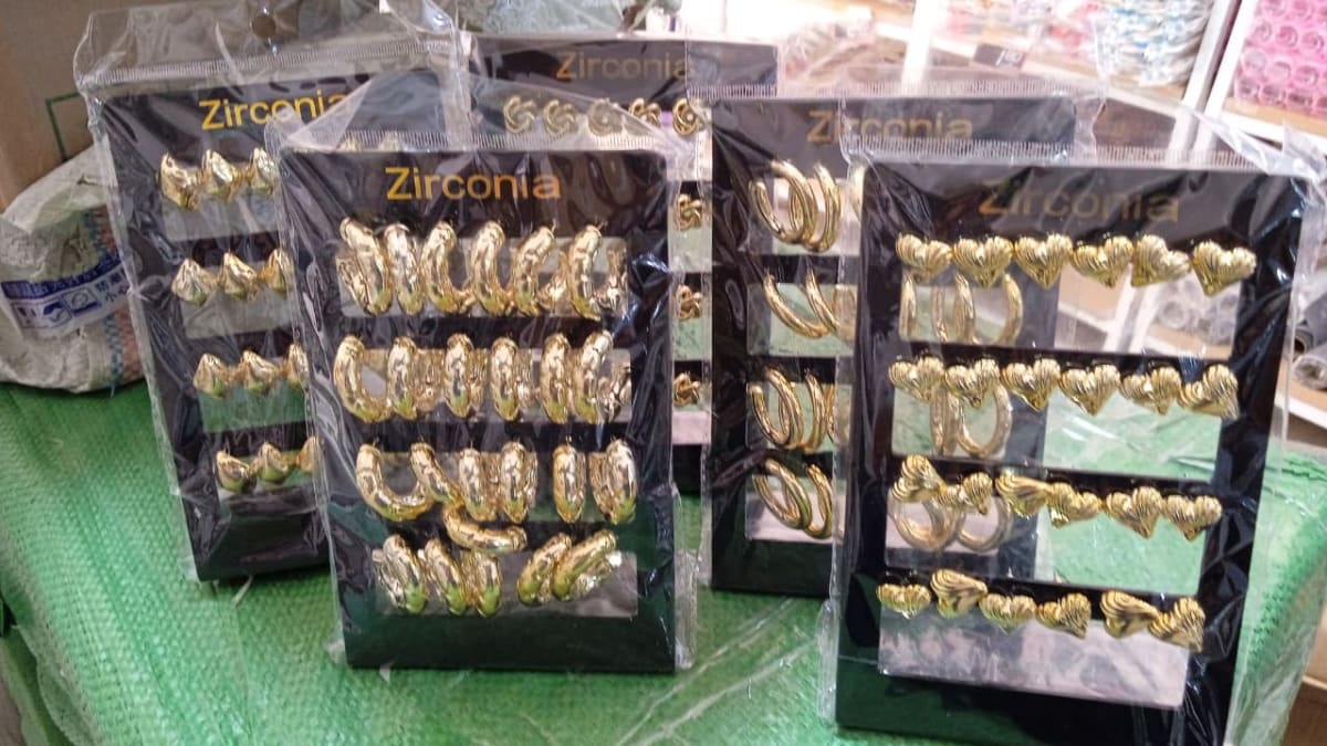 PAR  ARETE DORADO ARGOLLA SURTIDO1