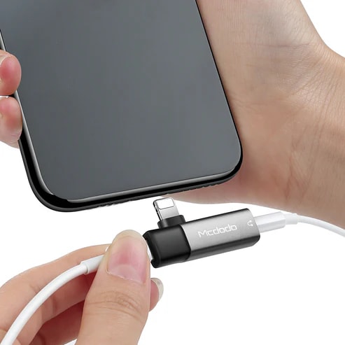 Adaptador de audífono Lightning (iPhone) a DC3.5mm4