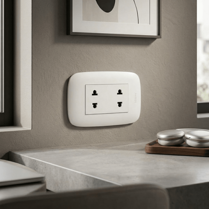 TOMACORRIENTE DOBLE (P1212) BTICINO2