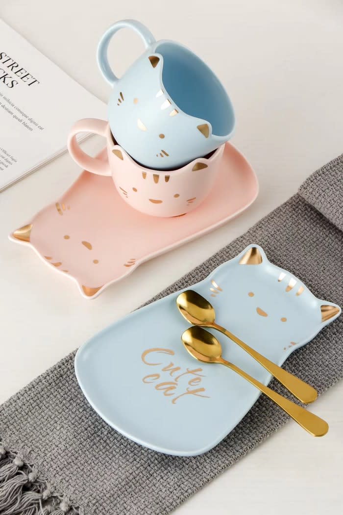SET TAZA PLATO CUCHARA CON DORADO | Neko Mascotas