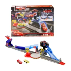 Pista de acrobacias de la copa Pistón Cars de Disney y Pixar
