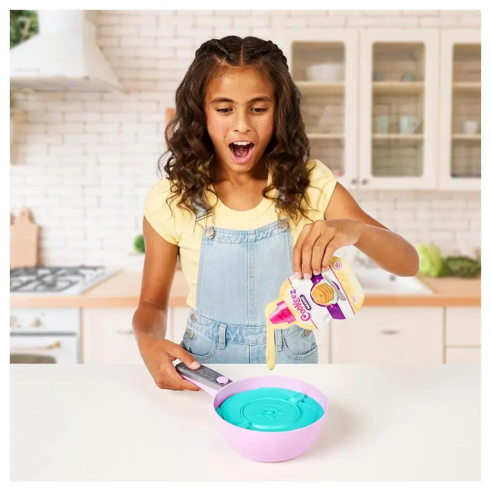 Cookeez Makery Panquequera Mezcla y Voltea2