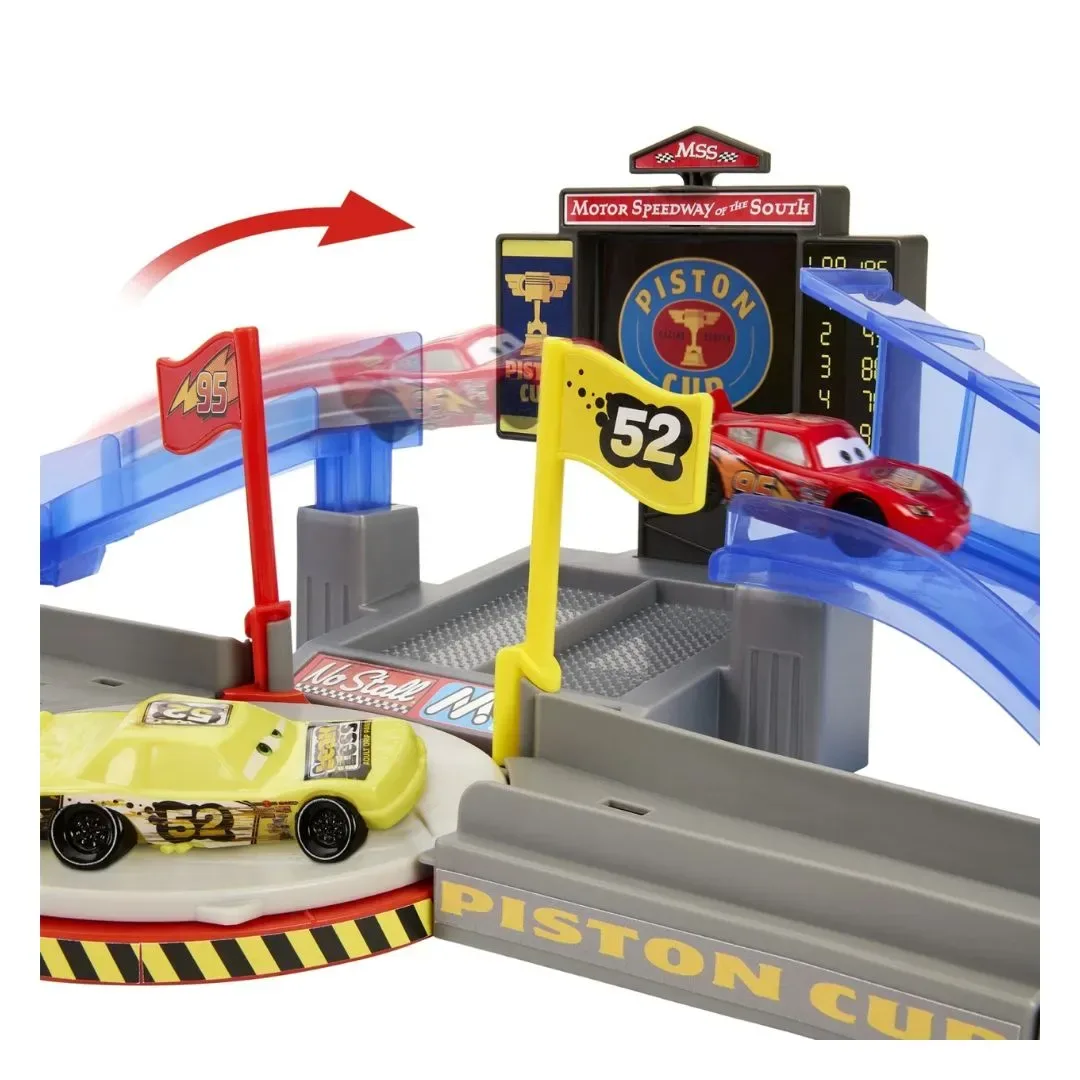 Pista de acrobacias de la copa Pistón Cars de Disney y Pixar4