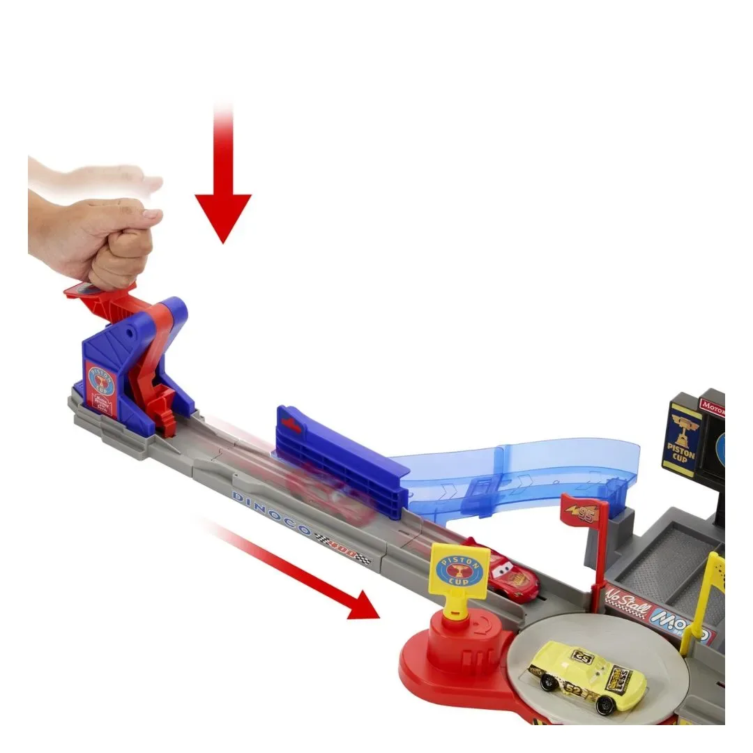 Pista de acrobacias de la copa Pistón Cars de Disney y Pixar6