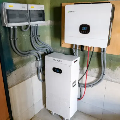 Sistema solar Off-Grid para una casa en Chile: Caso real de 6 kW con batería de litio de 16 kWh