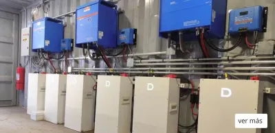 Sistema Fotovoltaico Trifásico Off-Grid para Faena Minera en Chile: Solución con Victron Energy y Baterías Dyness