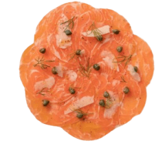 Carpaccio de Salmón con Salsa de Alcaparra