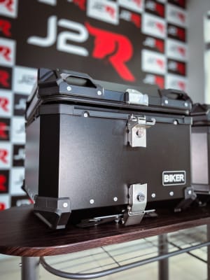 CAJUELA DE ALUMINIO 45 LT LLANO NEGRO -BK1