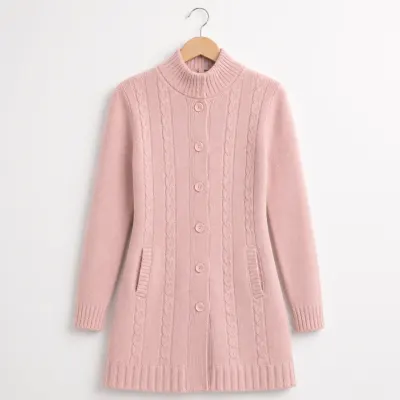 Sweaters, chalecos, sacones y abrigos: guía para elegir tu prenda tejida