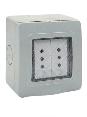 CAJA IP55 SOBREPUESTA DOS MODULOS CON TOMACORRIENTE 10A1