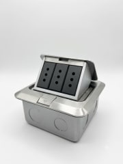 CAJA DE PISO CON TOMACORRIENTE 10A TRIPLE ANTRACITA