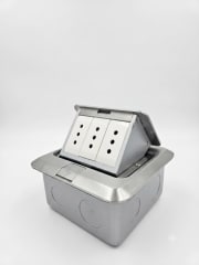 CAJA DE PISO CON TOMACORRIENTE 10A TRIPLE BLANCO