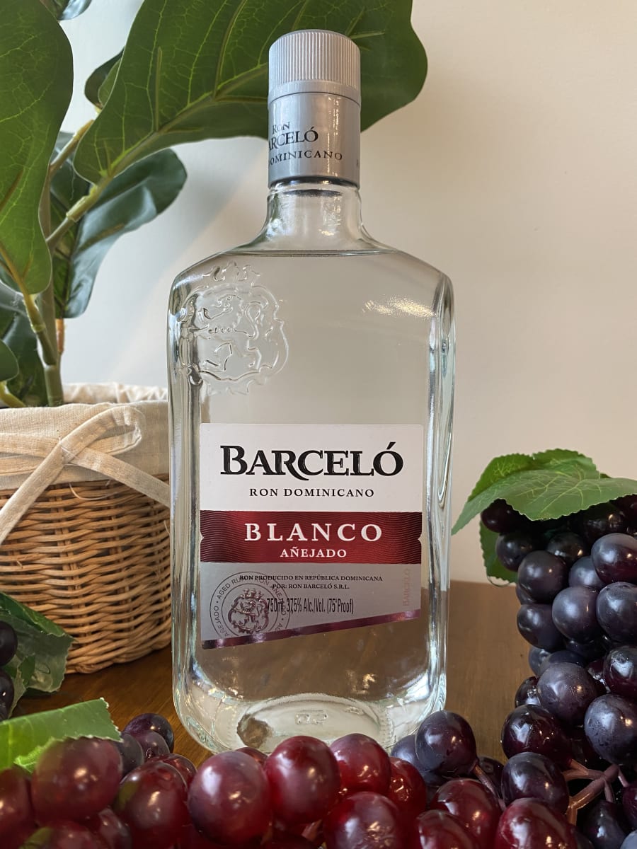Ron Barcelo Blanco 700cc1