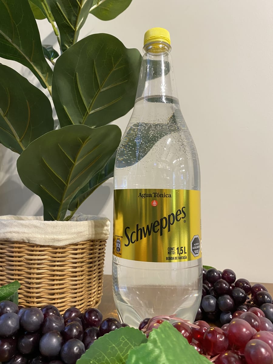 Agua Tónica Schweppes bot. 1,5Lt1