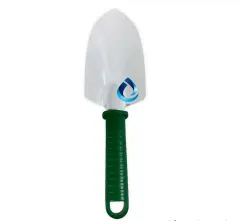 PALA PEQUEÑA ANCHA MANGO PLASTICO