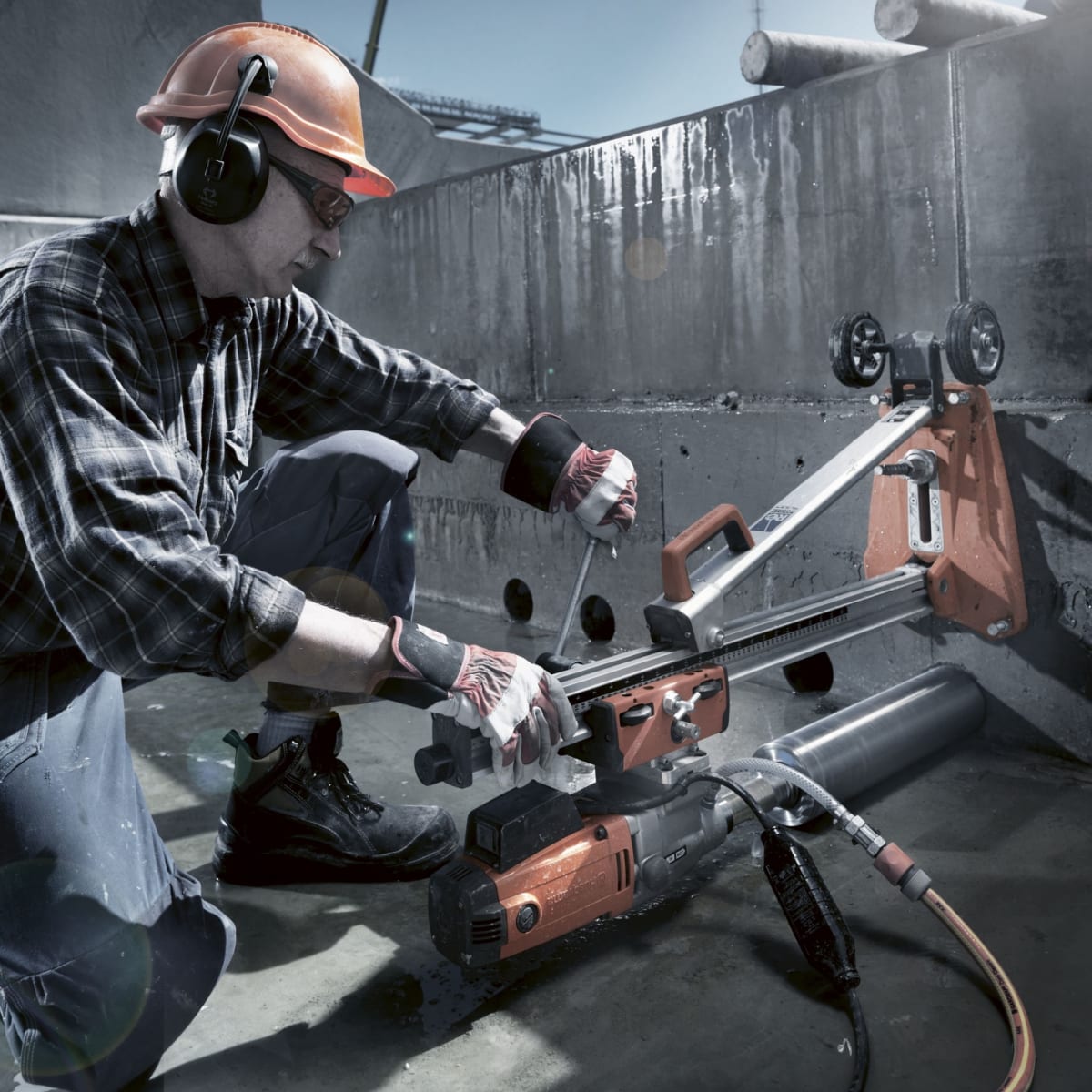 Testiguera Husqvarna DMS240 con pedestal (No incluye Broca)5