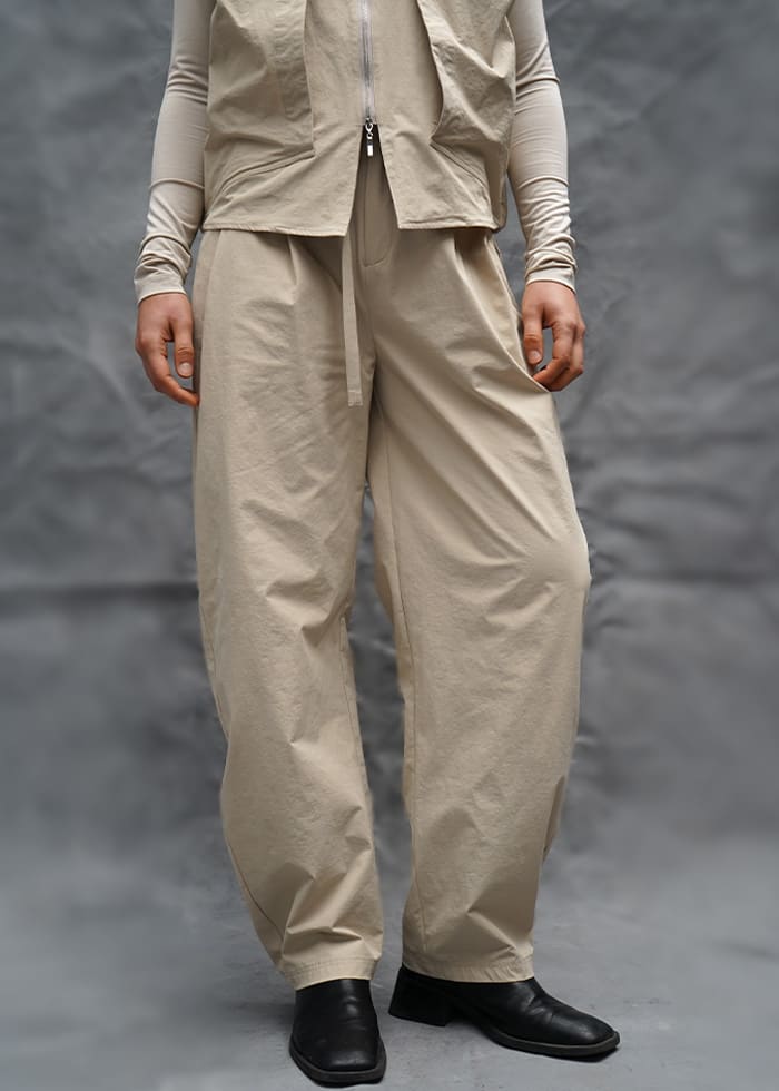 Pantalón curvo beige2