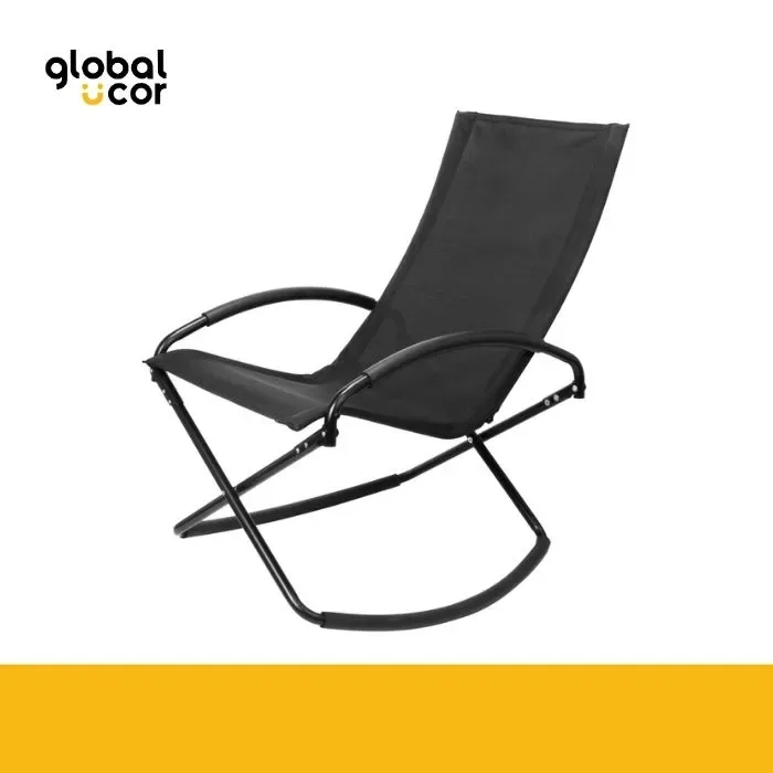 Silla mecedora negra con apoya-brazos1
