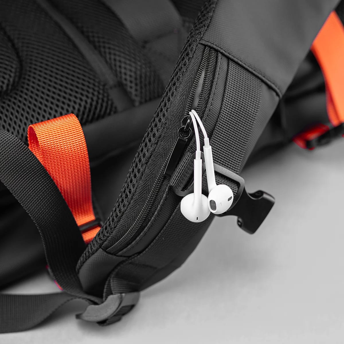 MOCHILA COUGAR VANGUARD, PORTATIL 17,3