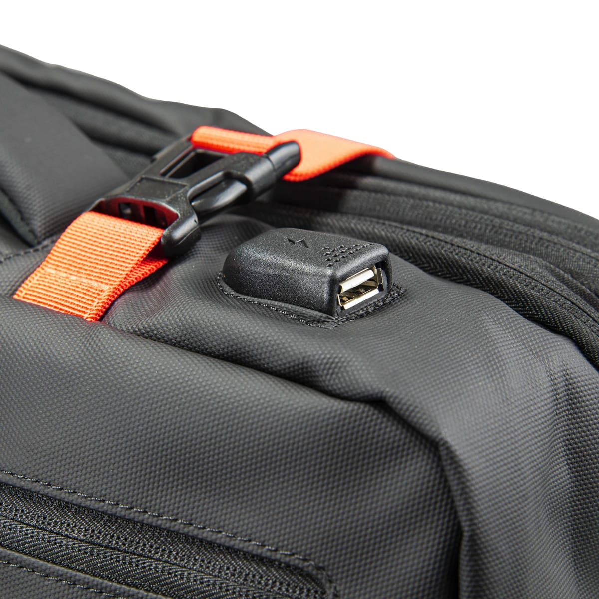 MOCHILA COUGAR VANGUARD, PORTATIL 17,3
