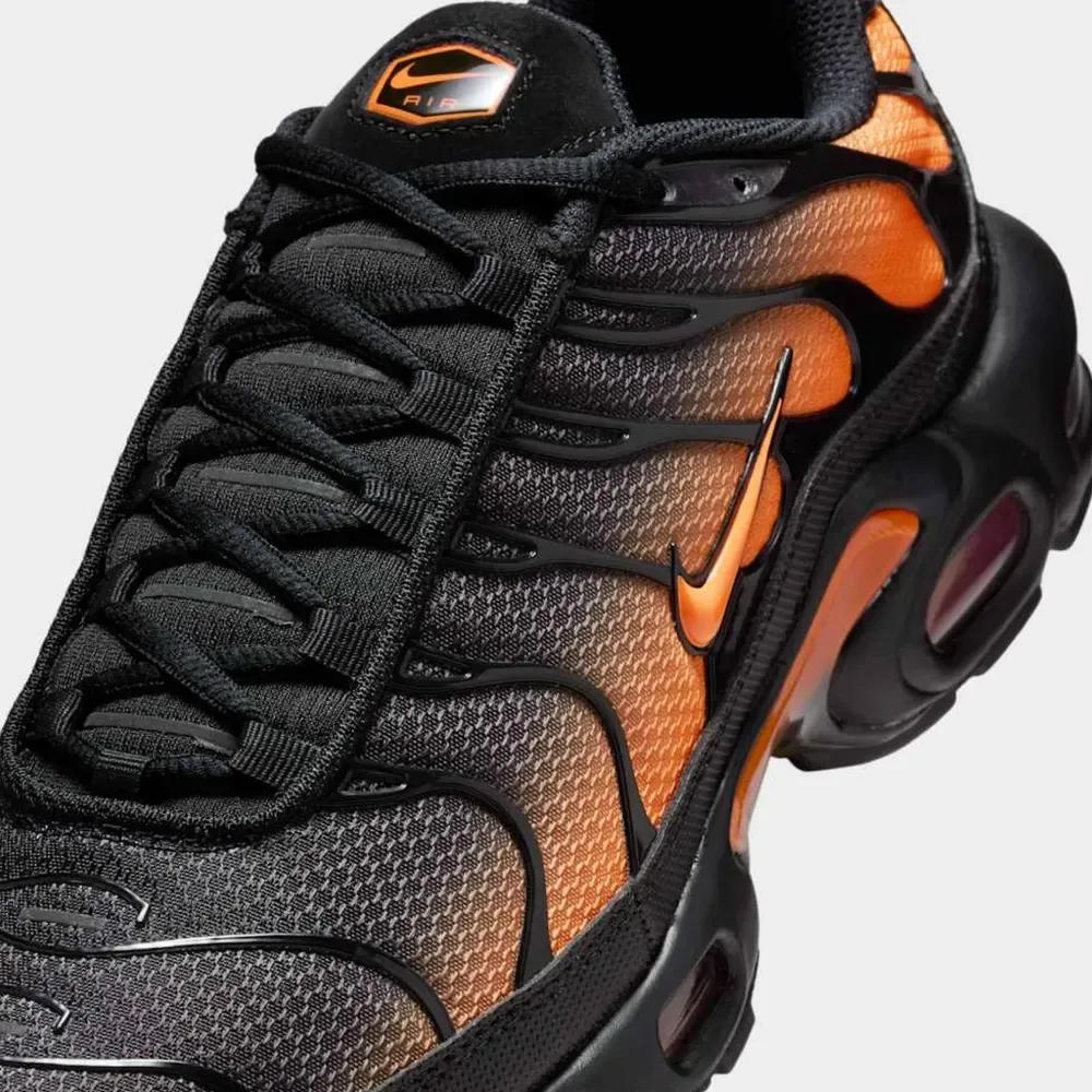ZAPATILLA NIKE AIR MAX PLUS - DM0032-0255