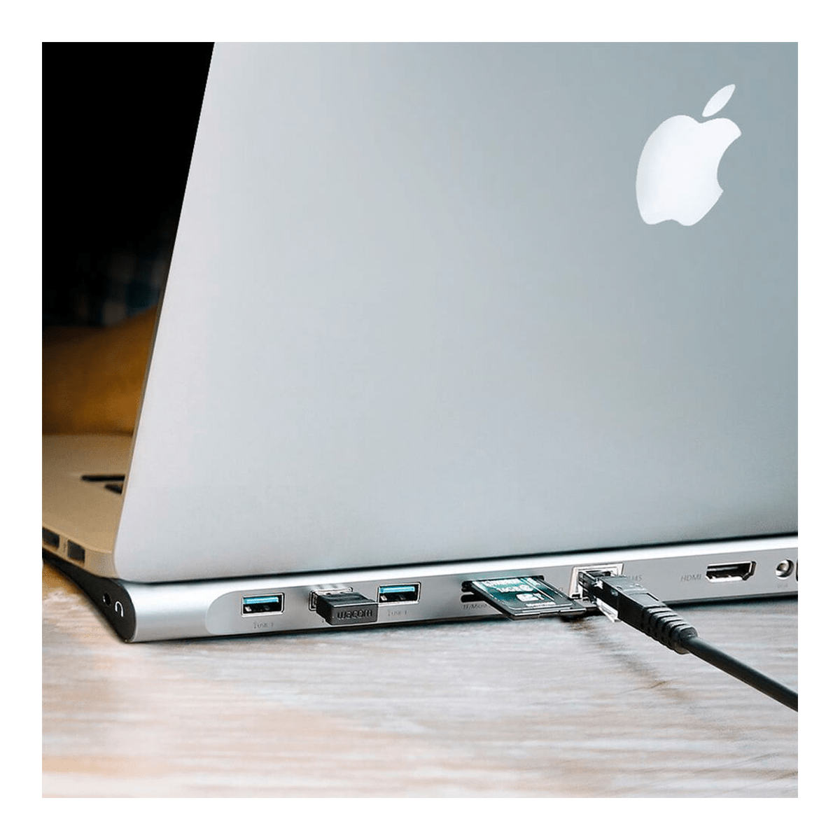 Hub Baseus Dockins Station 10 en 1 Gris - USB-C, HDMI 4K, VGA, PD 60W y Ethernet3