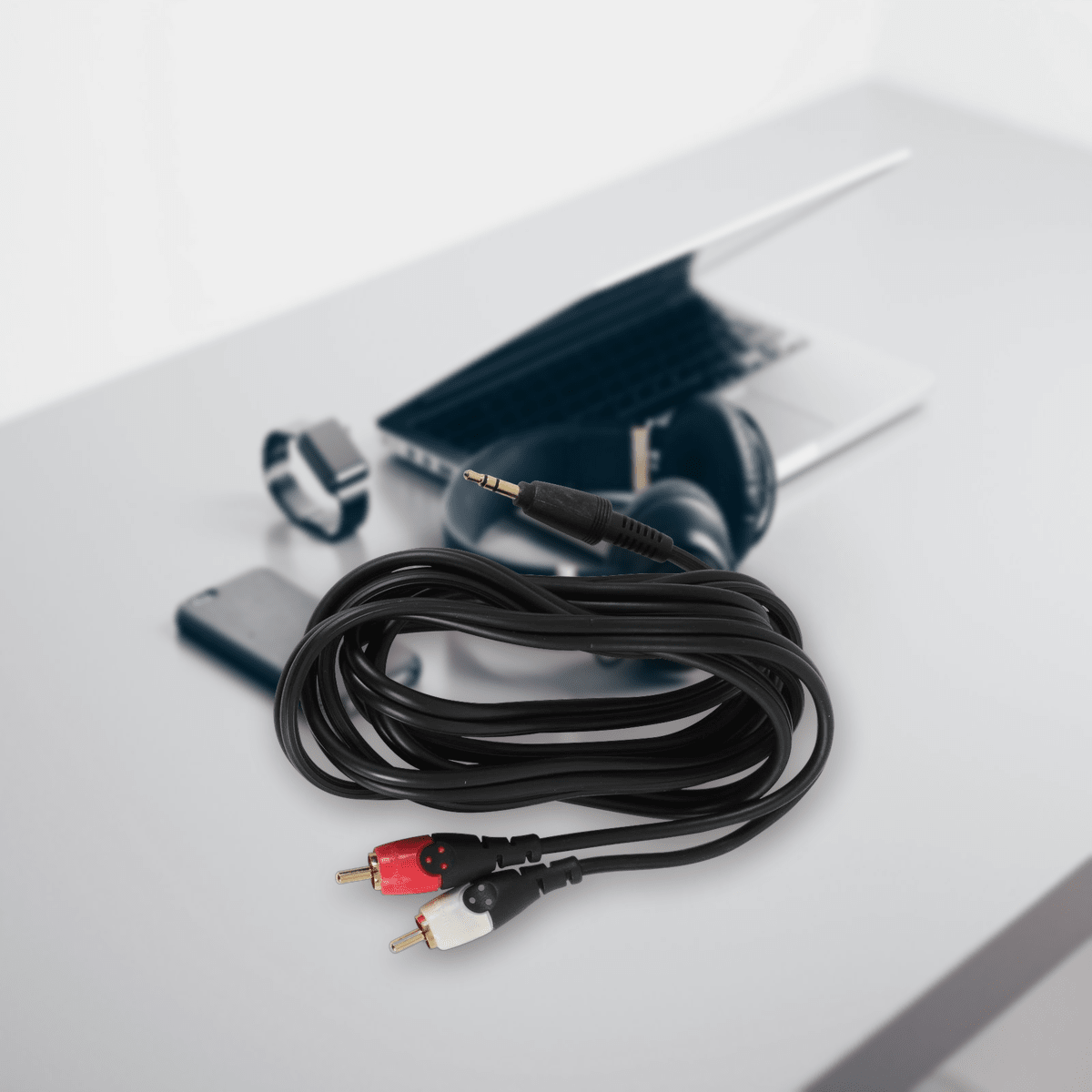 Cable Audio RadioShack 4200495 3.5 mm a 2 RCA Negro - Estéreo Blindado 1.8 m6