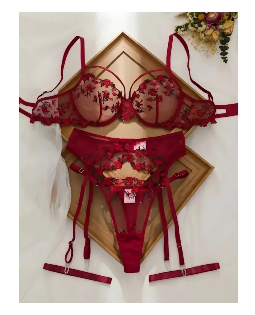 Conjunto Lencería Sexy Vino Con Portaligas Y Tanga Talla XL1