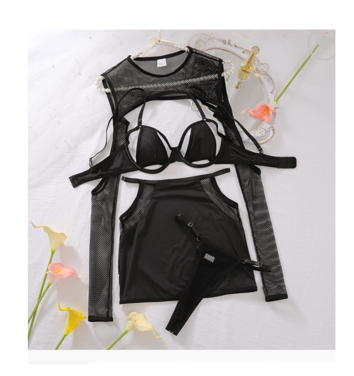 Conjunto de Lencería Sexy con Mini Falda y Mangas de Malla3