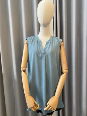 Blusa celeste  “Timeson”1