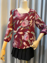 Blusa guinda “YYTZ”