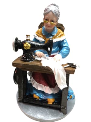figura Abuela Con Maquina De Cocer