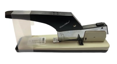 Corchetera Mister Office capacidad 200 hjs