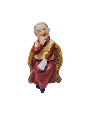 Figura Abuela Sentada Sillón