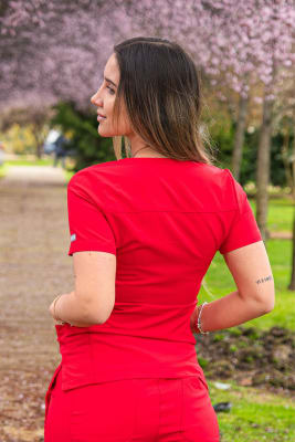 POLERA CLINICA MUJER MOMENTUM 5002 ROJA