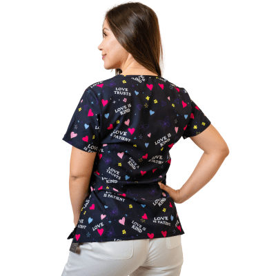 POLERA CLINICA MUJER ESTAMPADA GREEN TOWN 500V 1828BK