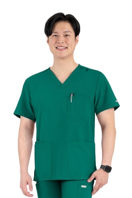 POLERA CLINICA HOMBRE MOMENTUM 5802 VERDE PABELLON