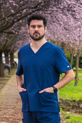 POLERA CLINICA HOMBRE MOMENTUM 5802 AZUL MARINO