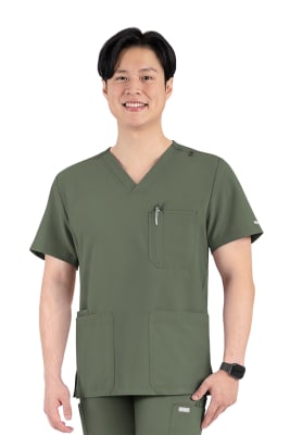 POLERA CLINICA HOMBRE MOMENTUM 5802 VERDE OLIVO