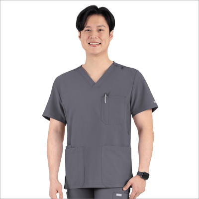POLERA CLINICA HOMBRE MOMENTUM 5802 GRIS OSCURO
