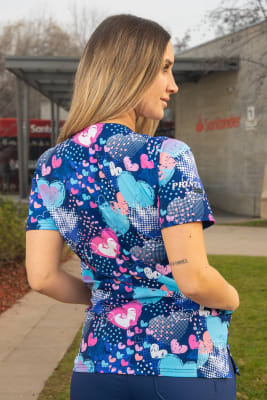 POLERA ESTAMPADA HEART NAVY MUJER GLOBAL