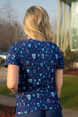 POLERA ESTAMPADA LOVE NAVY MUJER GLOBAL