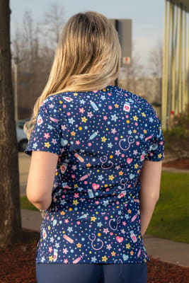 POLERA ESTAMPADA PROPS NAVY MUJER GLOBAL