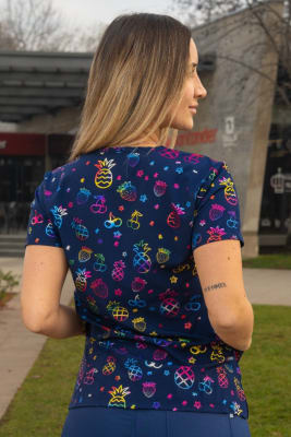 POLERA CLINICA MUJER ESTAMPADA GREEN TOWN 605F 1861NV