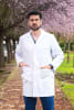 DELANTAL CLINICO MEDIO LARGO HOMBRE MOMENTUM 5872 BLANCO1