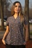 POLERA CLINICA MUJER ESTAMPADA GREEN TOWN 590Z 1716GR1